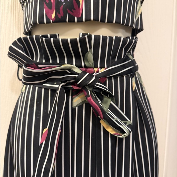 VENUS Black Striped Wide-Leg Pants with Pink Floral Print and top - Picture 6 of 10